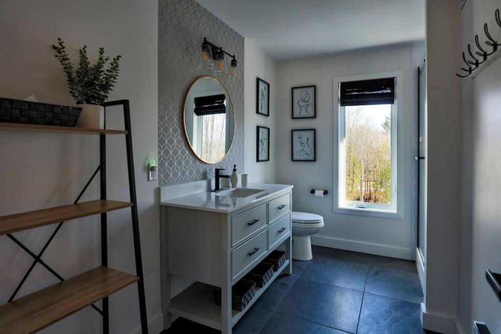 Chalet Woodpecker Lodge - Chaleureux Avec Foyer. Orford Esterno foto
